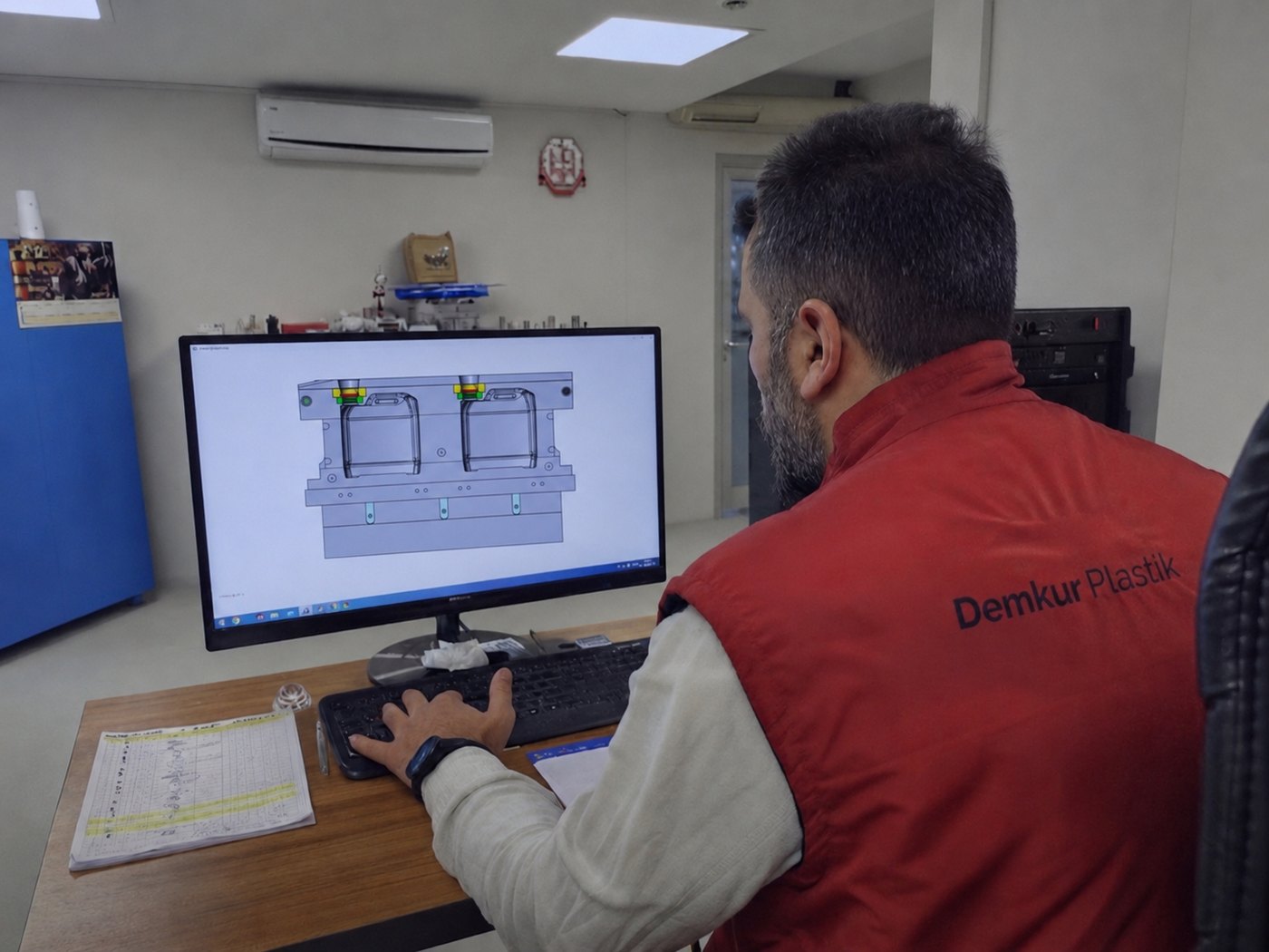 Demkur Plastik kalıp tasarımı — CAD ortamında kalıp geliştirme